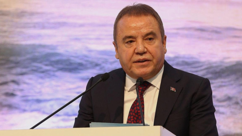 Muhittin Böcek yeniden hastaneye kaldırıldı