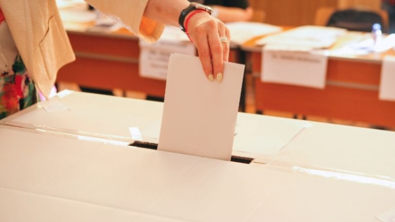 Kadınlara seçme ve seçilme hakkı ne zaman verildi ve ilk kim verdi?