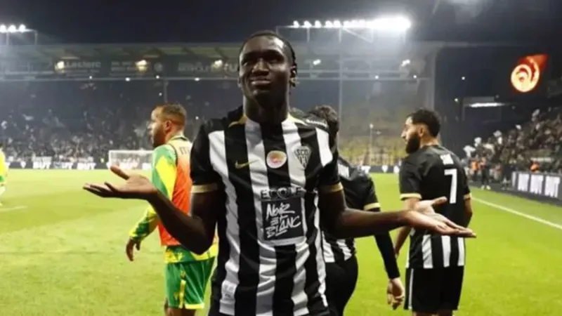 Fenerbahçe'den 19 yaşındaki forvet için dudak uçuklatan teklif