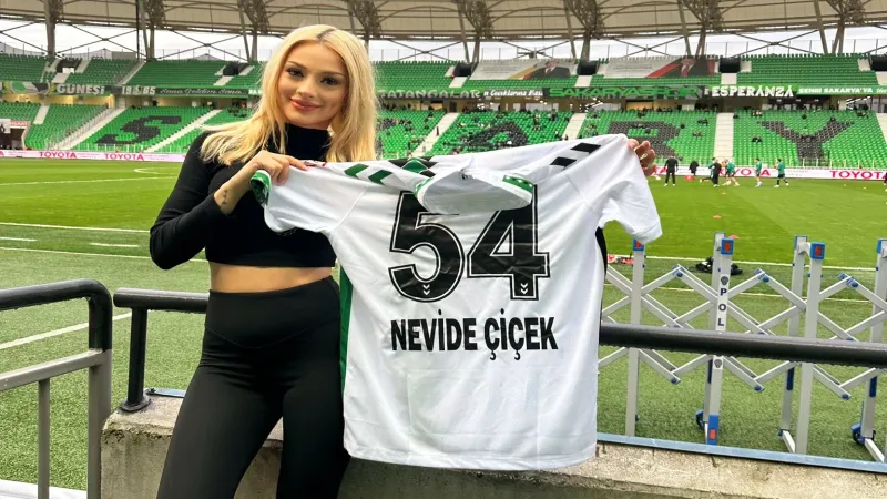 Sakaryaspor’dan Nevide Çiçek’e özel jest!