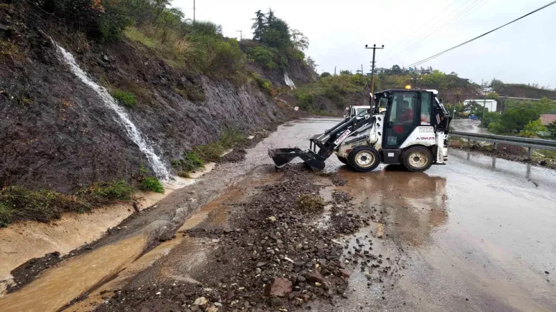 Rekor yağışa canla başla mücadele